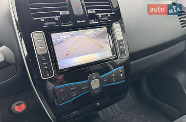 Хэтчбек Nissan Leaf 2015 в 