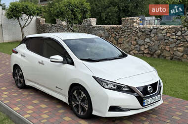 Хэтчбек Nissan Leaf 2018 в 