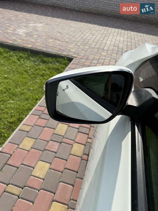Хетчбек Nissan Leaf 2018 в Дніпрі