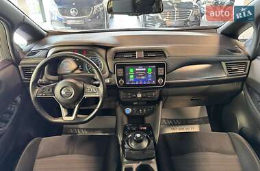 Хэтчбек Nissan Leaf 2020 в 