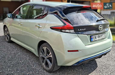 Хэтчбек Nissan Leaf 2018 в 