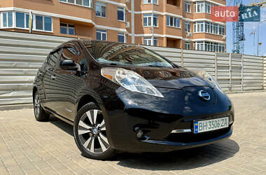 Хэтчбек Nissan Leaf 2014 в 