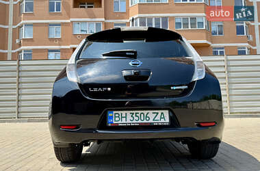 Хэтчбек Nissan Leaf 2014 в 