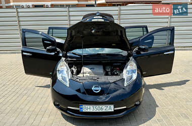 Хэтчбек Nissan Leaf 2014 в 