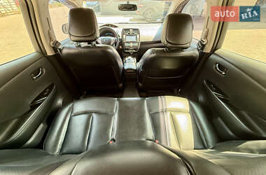Хэтчбек Nissan Leaf 2014 в 