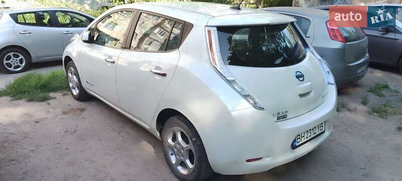 Хетчбек Nissan Leaf 2012 в Одесі