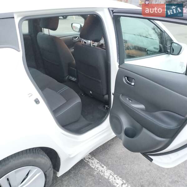 Хэтчбек Nissan Leaf 2021 в Днепре