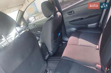 Хэтчбек Nissan Leaf 2022 в 