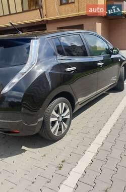 Хетчбек Nissan Leaf 2014 в 