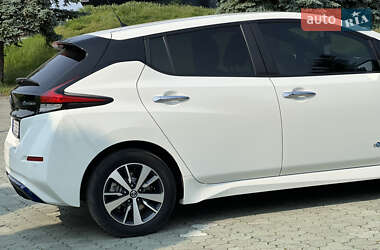 Хэтчбек Nissan Leaf 2018 в 