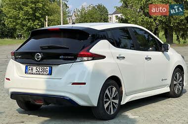 Хэтчбек Nissan Leaf 2018 в 