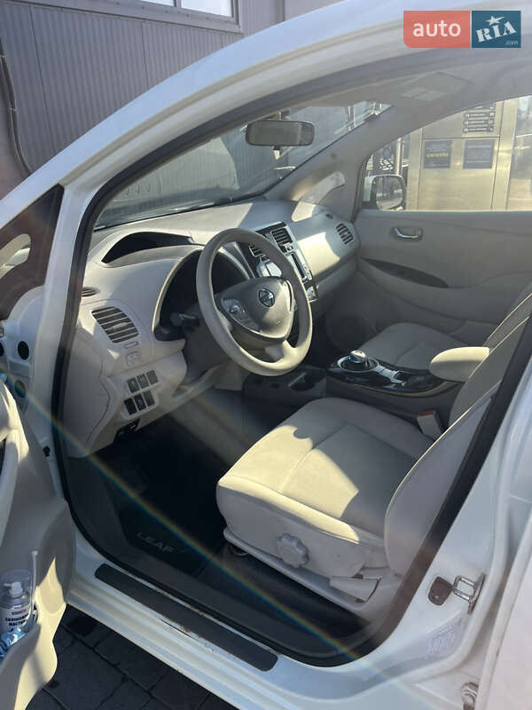 Хетчбек Nissan Leaf 2012 в Кам'янці-Бузькій фото 8 Хетчбек Nissan Leaf 2012 в Кам'янці-Бузькій