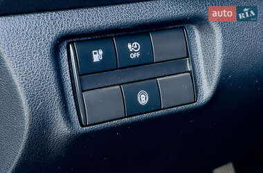 Хэтчбек Nissan Leaf 2022 в 