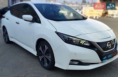 Хэтчбек Nissan Leaf 2018 в Киеве