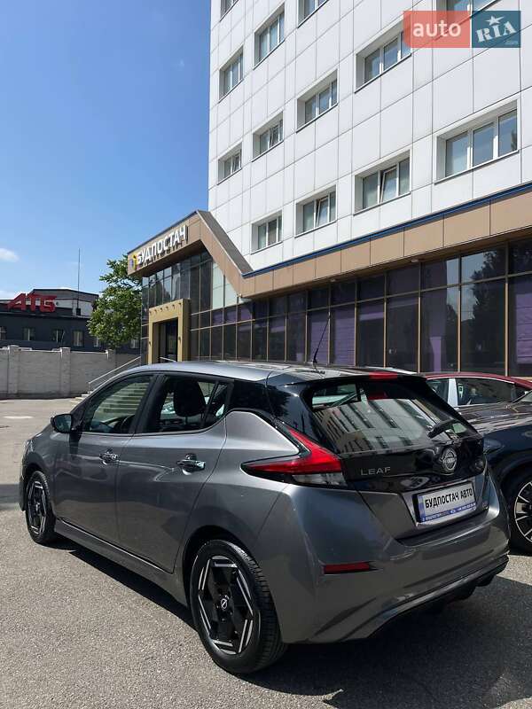 Хэтчбек Nissan Leaf 2022 в Киеве