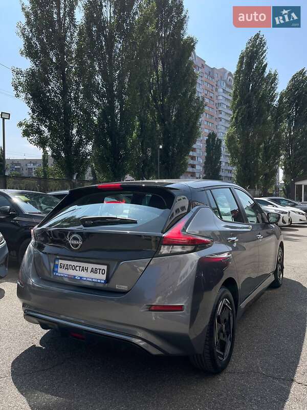 Хэтчбек Nissan Leaf 2022 в Киеве