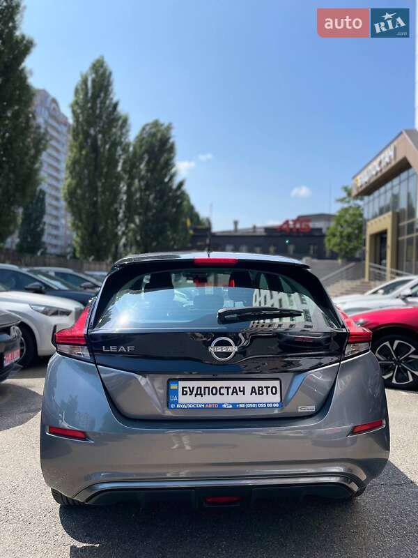 Хэтчбек Nissan Leaf 2022 в Киеве