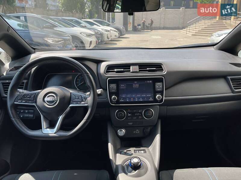 Хэтчбек Nissan Leaf 2022 в Киеве