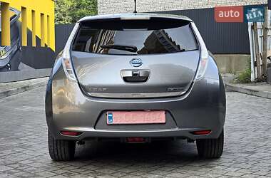 Хетчбек Nissan Leaf 2013 в 