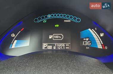 Хетчбек Nissan Leaf 2013 в 