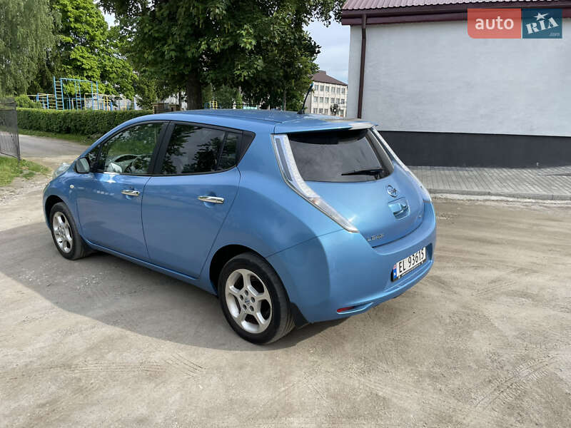 Хэтчбек Nissan Leaf 2012 в Красилове