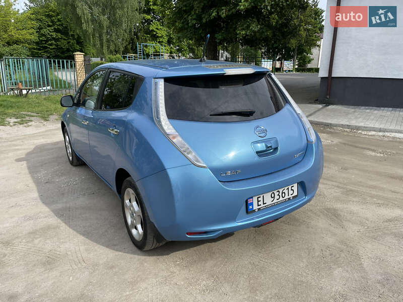 Хэтчбек Nissan Leaf 2012 в Красилове