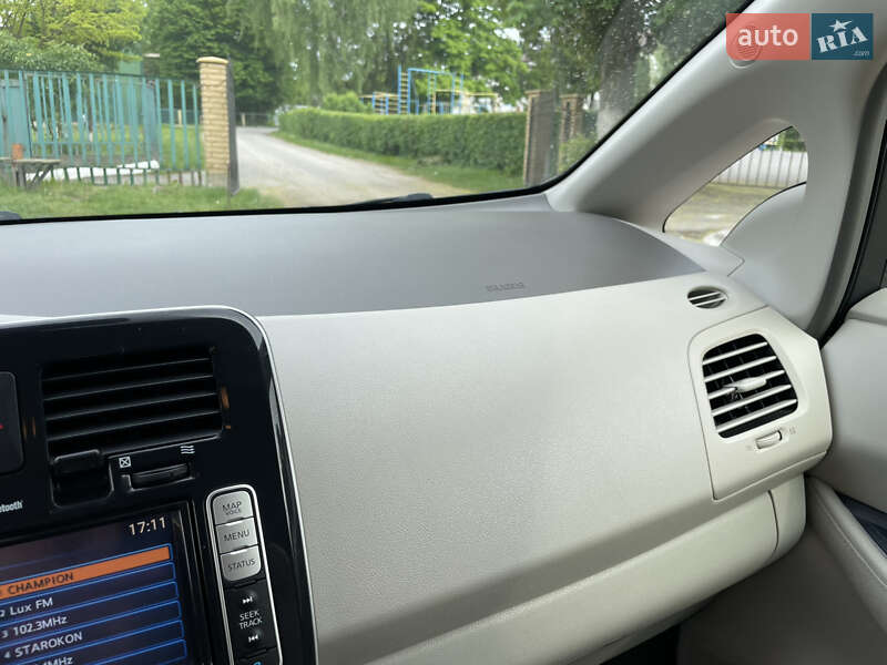 Хэтчбек Nissan Leaf 2012 в Красилове