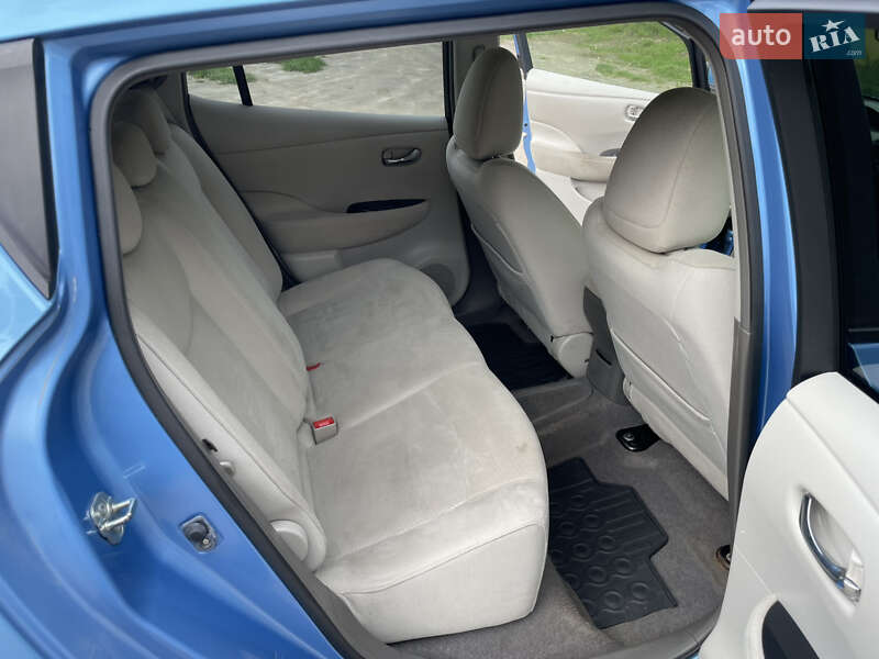 Хэтчбек Nissan Leaf 2012 в Красилове