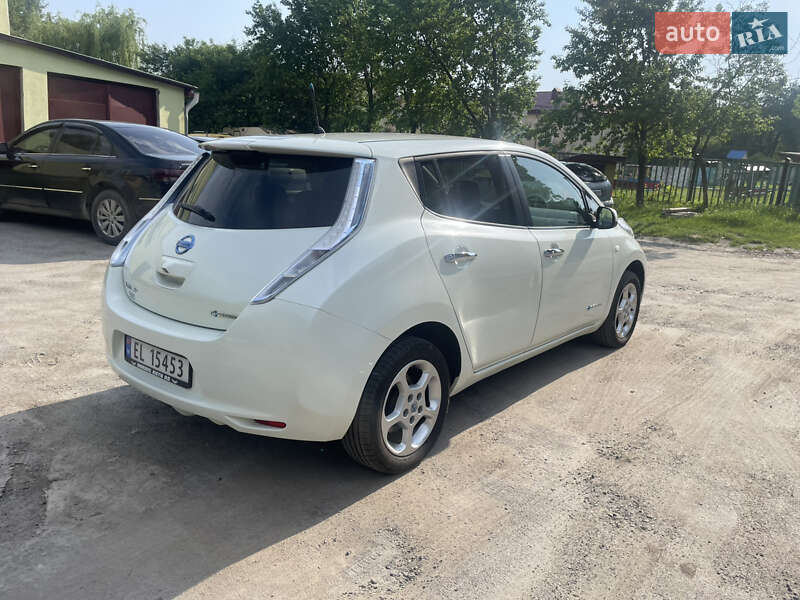 Хэтчбек Nissan Leaf 2012 в Красилове