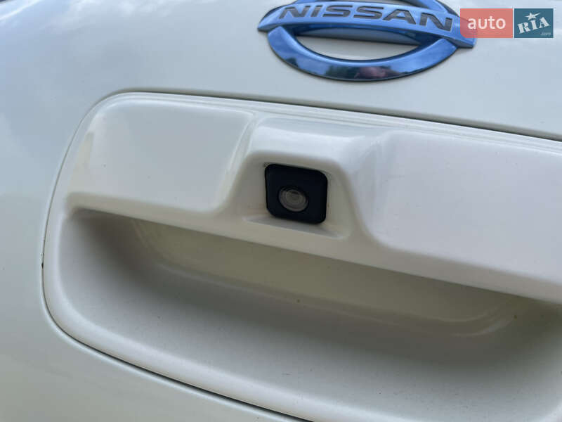 Хэтчбек Nissan Leaf 2012 в Красилове
