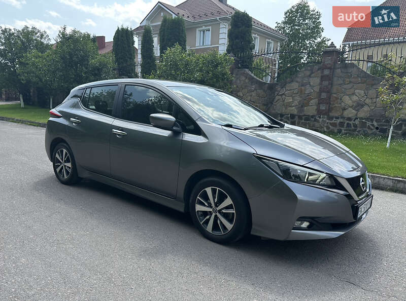 Хетчбек Nissan Leaf 2021 в 