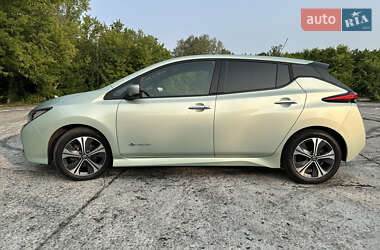 Хэтчбек Nissan Leaf 2018 в 