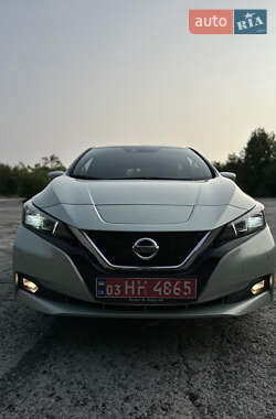 Хэтчбек Nissan Leaf 2018 в 