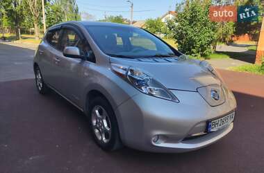 Хетчбек Nissan Leaf 2012 в 