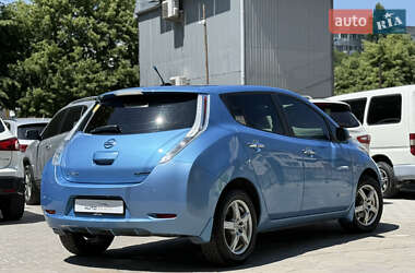 Хэтчбек Nissan Leaf 2013 в 