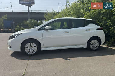 Хетчбек Nissan Leaf 2022 в 
