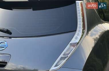 Хетчбек Nissan Leaf 2013 в 