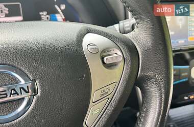 Хетчбек Nissan Leaf 2013 в 