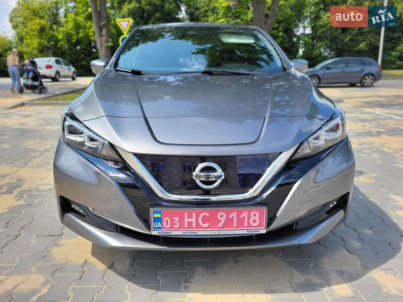 Хэтчбек Nissan Leaf 2021 в 