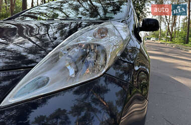 Хэтчбек Nissan Leaf 2014 в 