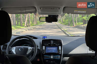 Хэтчбек Nissan Leaf 2014 в 