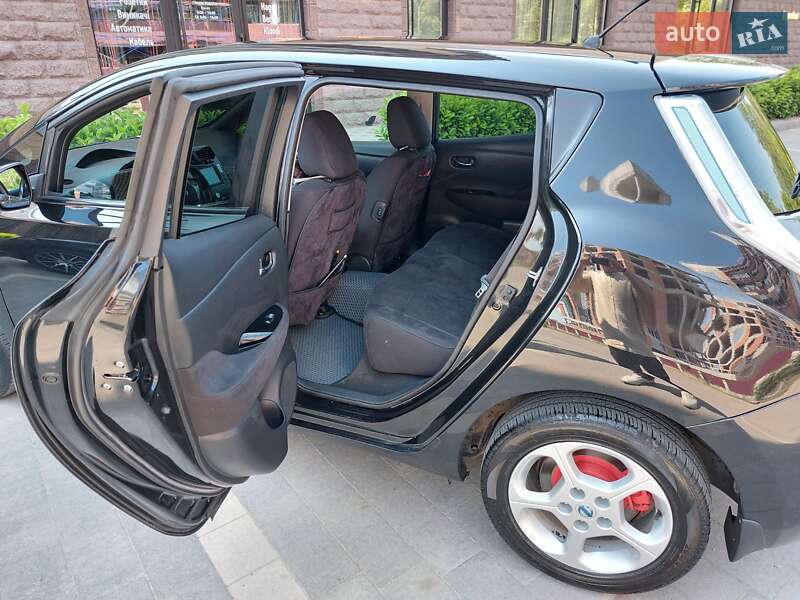 Хэтчбек Nissan Leaf 2013 в Ужгороде