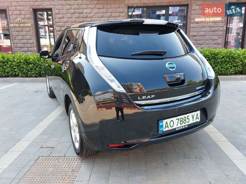 Хэтчбек Nissan Leaf 2013 в Ужгороде