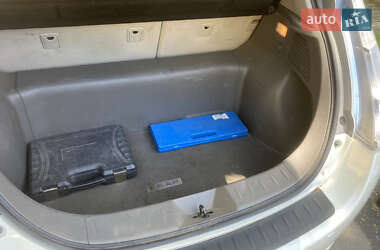 Хэтчбек Nissan Leaf 2012 в 