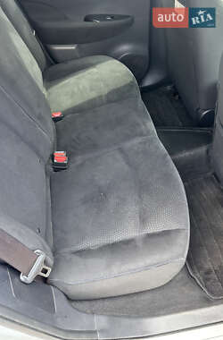 Хэтчбек Nissan Leaf 2014 в 