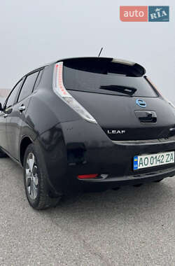 Хэтчбек Nissan Leaf 2013 в 