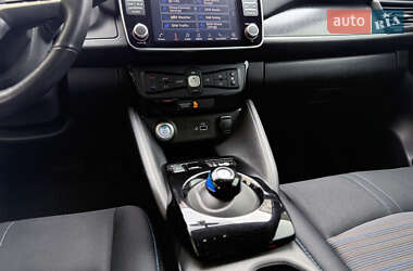 Хэтчбек Nissan Leaf 2019 в 