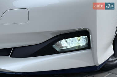 Хэтчбек Nissan Leaf 2019 в 