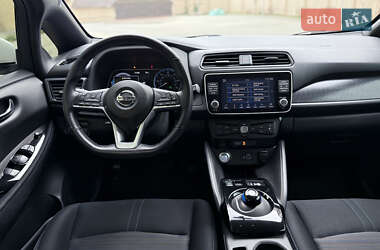 Хэтчбек Nissan Leaf 2019 в 