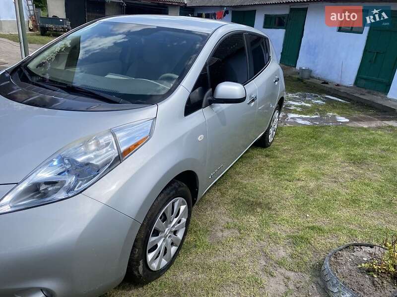 Nissan Leaf 2011
